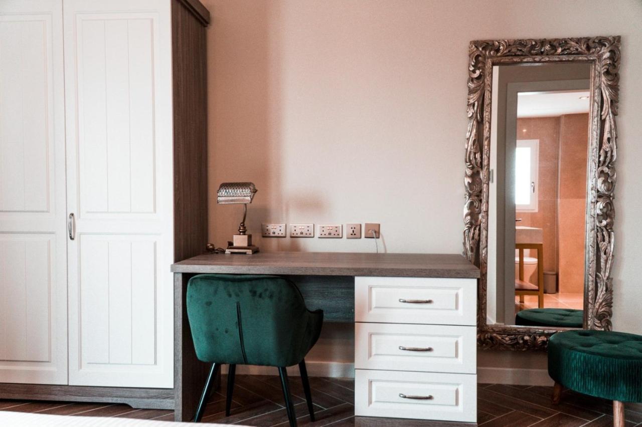 The Red Farm Relais & Spa Iklin Eksteriør bilde
